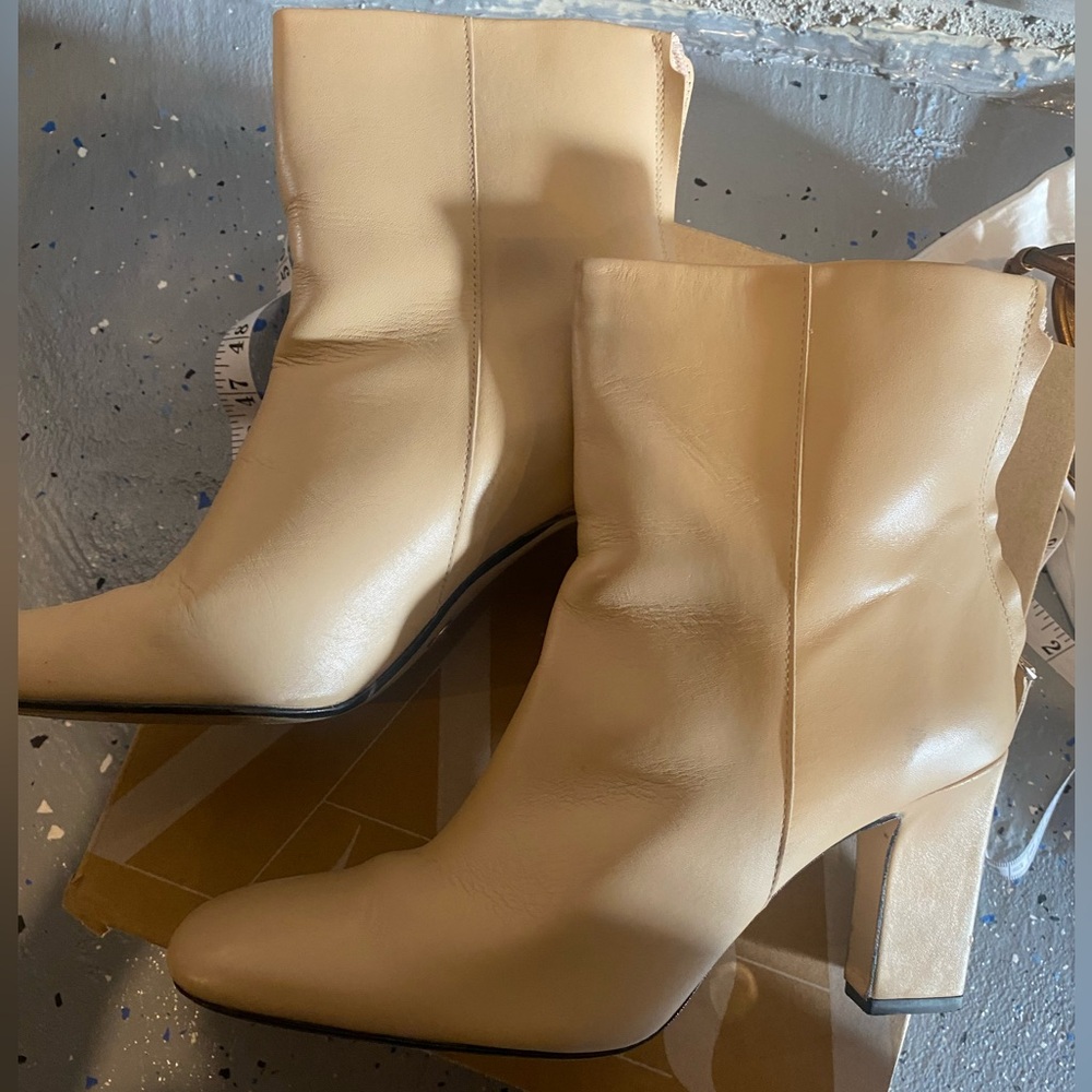 Zara leather Cream Heeled Boots size 39